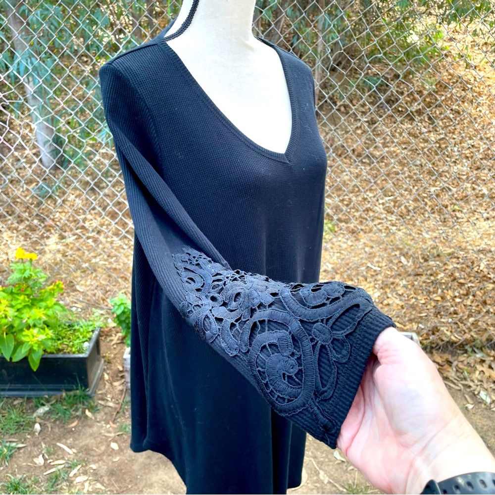 ROAMAN’S Sz. 12 (*see below) Black Lace on Black Thermal Tunic Top- NWOT!!!